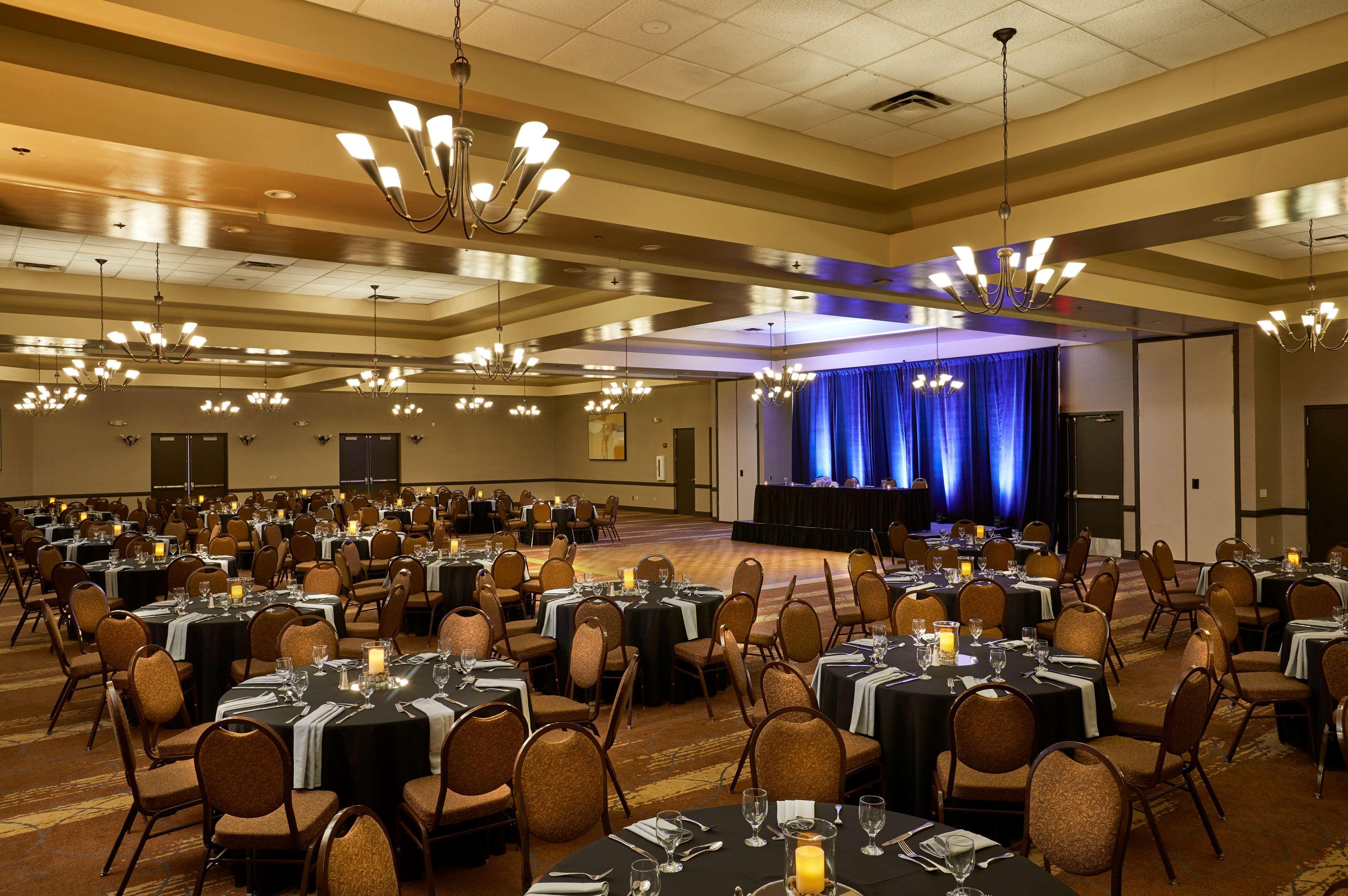 Embassy Suites By Hilton Phoenix Scottsdale Exterior photo